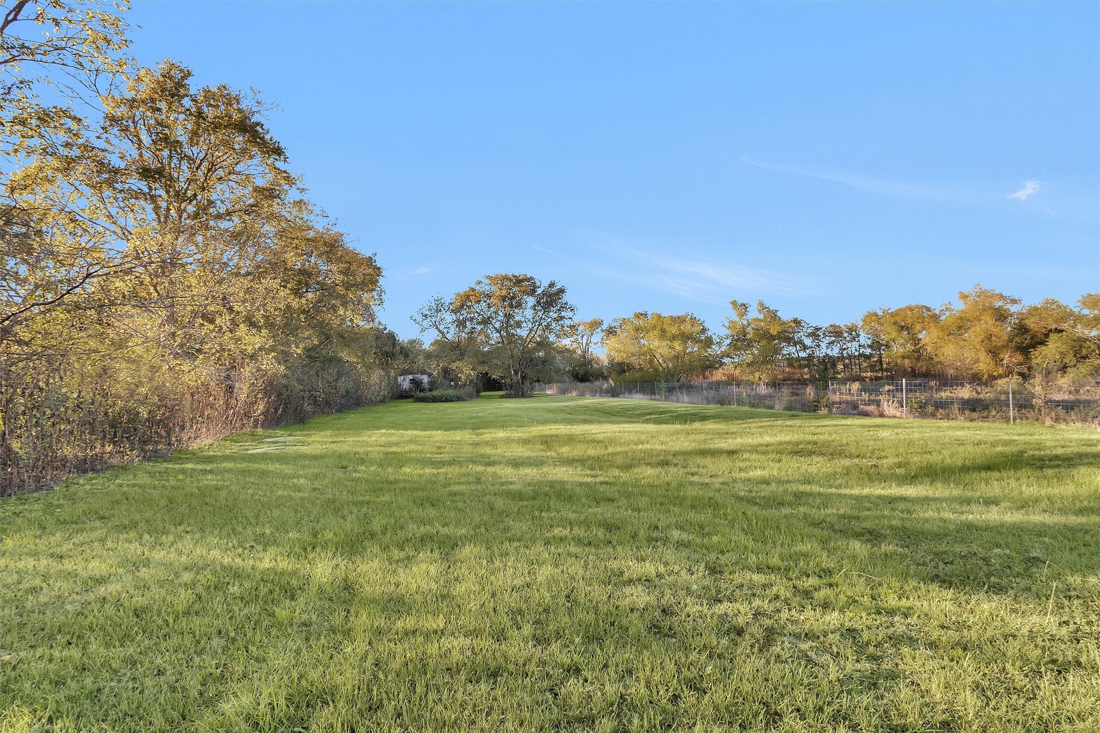 6821 Bailey Street Shiro, TX 77831 - Photo 7 of 35 a view of an ocean from a yard