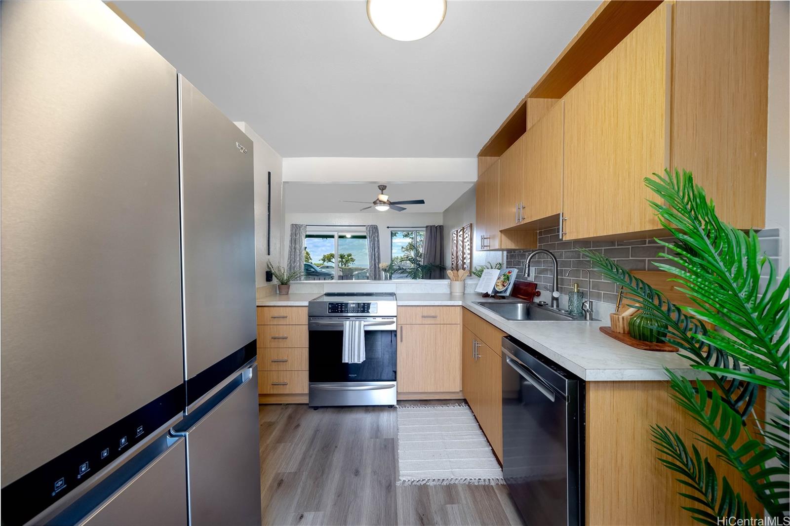 92-1014 Makakilo Drive, Unit 38 Kapolei, HI 96707 - Photo 7 of 21 Kitchen