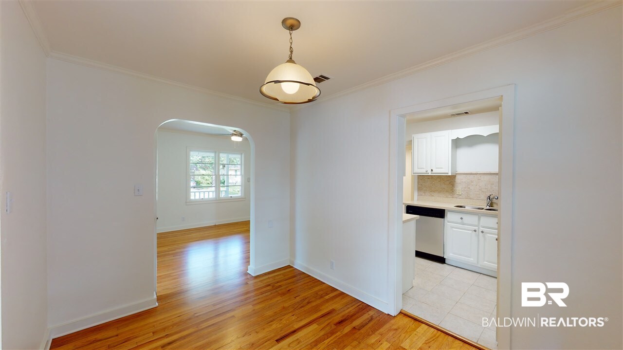 107 Esplanade Avenue Mobile, AL 36606 - Photo 7 of 17 Gallery Image 7