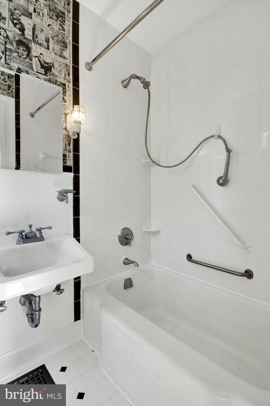 2657 Solomons Island Road Edgewater, MD 21037 - Photo 12 of 30 Bath (Master)