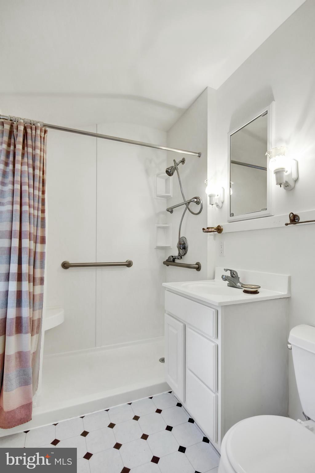 2657 Solomons Island Road Edgewater, MD 21037 - Photo 17 of 30 Bath