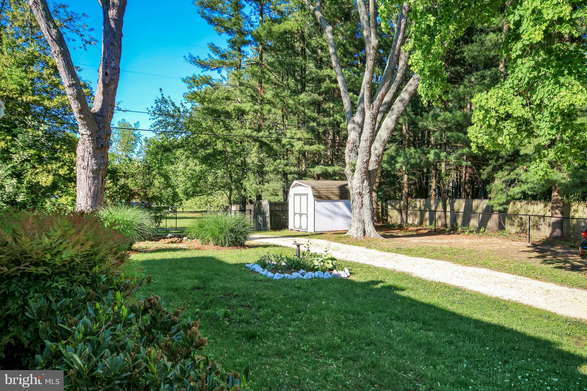 2657 Solomons Island Road Edgewater, MD 21037 - Photo 25 of 30 Exterior (Rear)