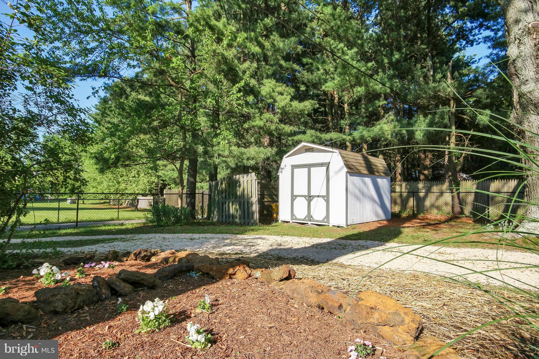 2657 Solomons Island Road Edgewater, MD 21037 - Photo 26 of 30 Exterior (Rear)