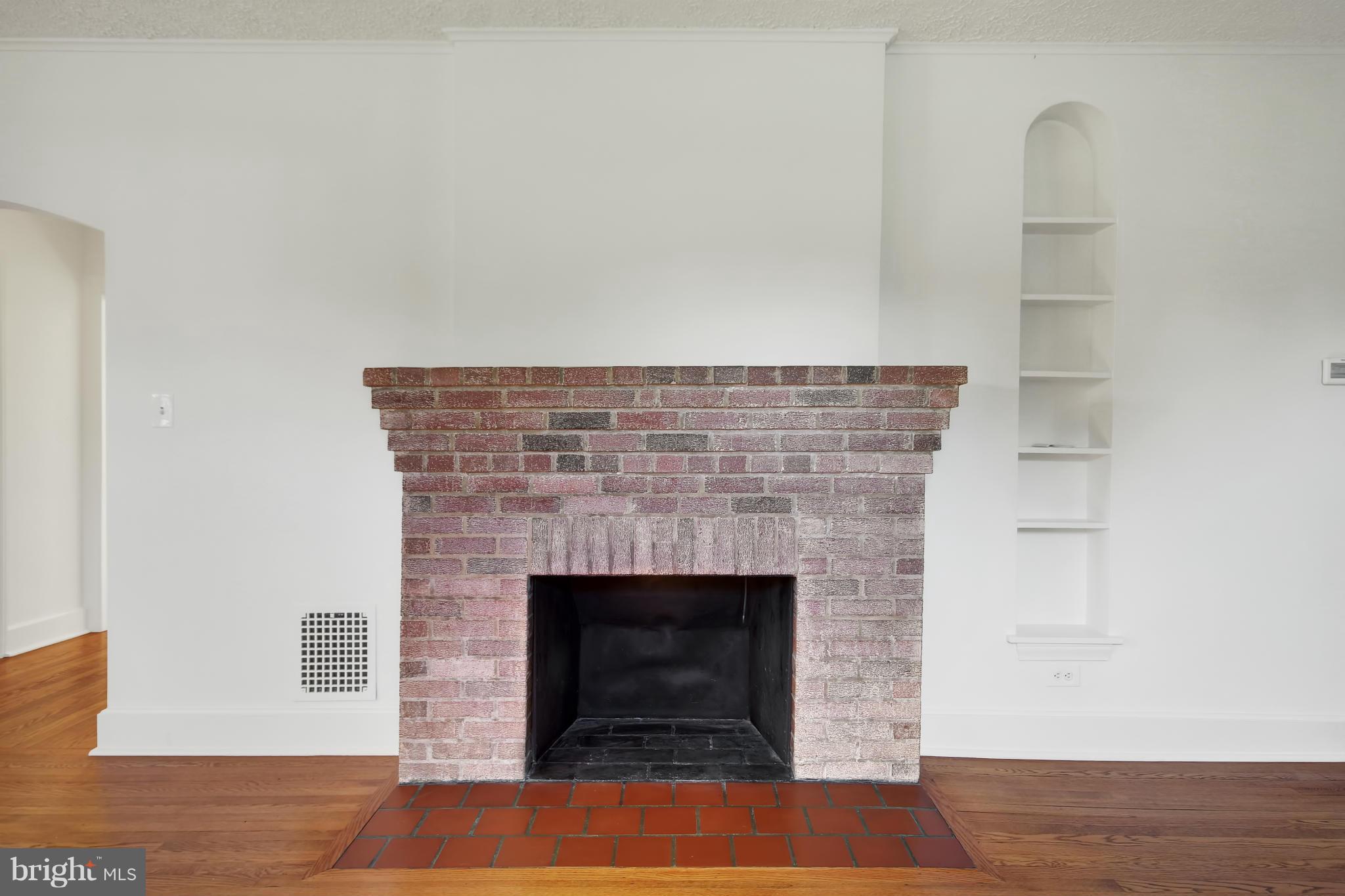 2657 Solomons Island Road Edgewater, MD 21037 - Photo 5 of 30 Living Room