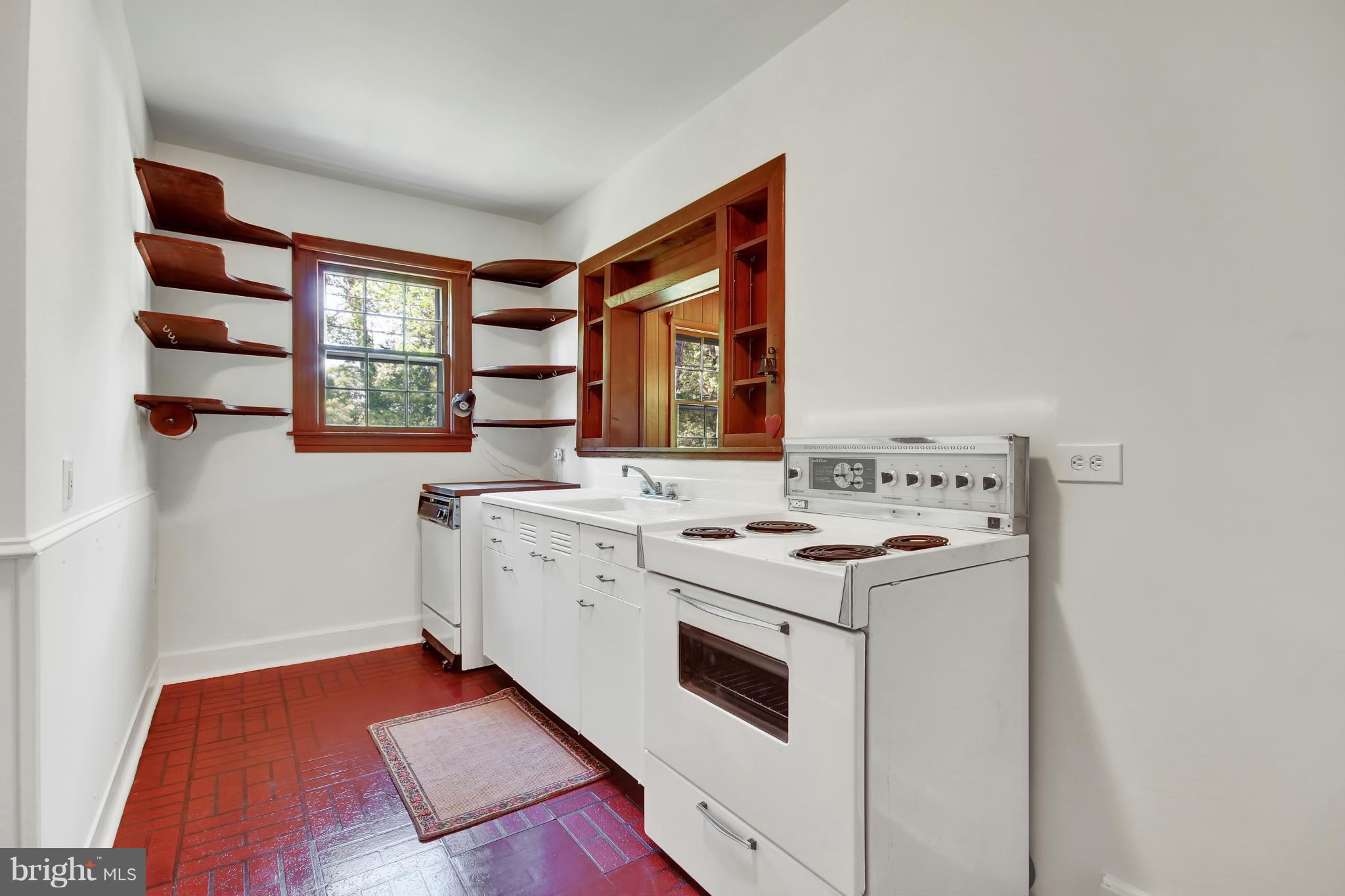 2657 Solomons Island Road Edgewater, MD 21037 - Photo 6 of 30 Kitchen