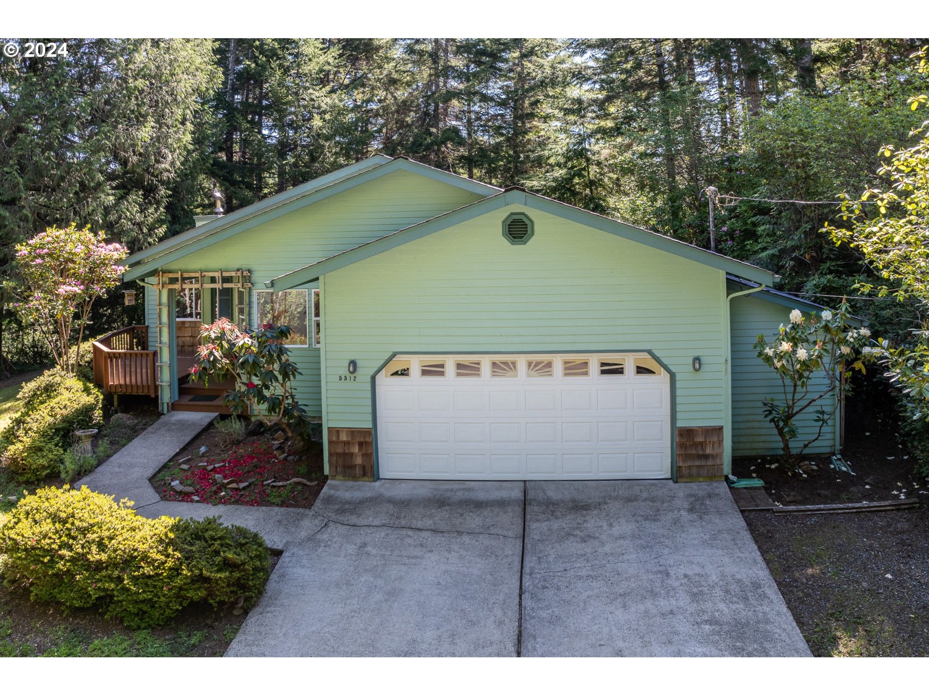 5512 Collins Loop Florence, OR 97439 - Photo 1 of 48 Gallery Image 1