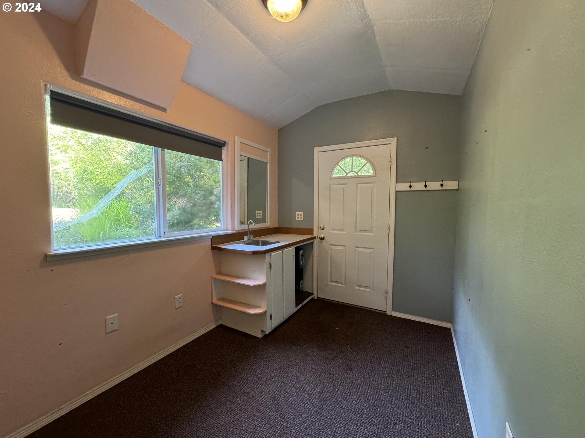 5512 Collins Loop Florence, OR 97439 - Photo 42 of 48 Yard