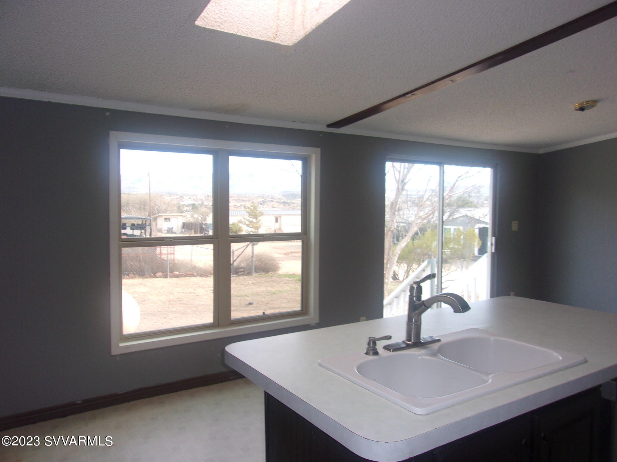5925 Point Of View Trail Rimrock, AZ 86335 - Photo 23 of 35 a dining room with a window