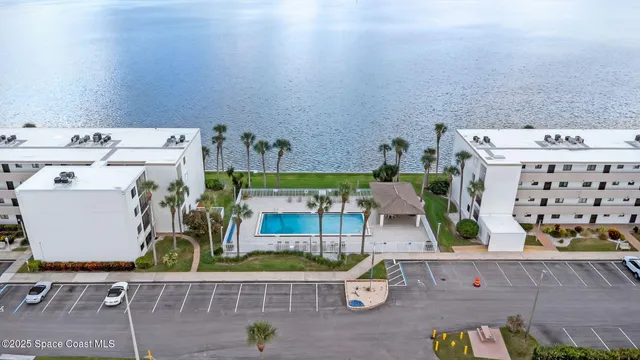 a view of utility room