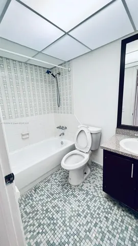 $259,800 | 1305 West 53rd Street, Unit 406, Hialeah, FL 33012