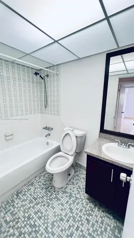 $259,800 | 1305 West 53rd Street, Unit 406, Hialeah, FL 33012