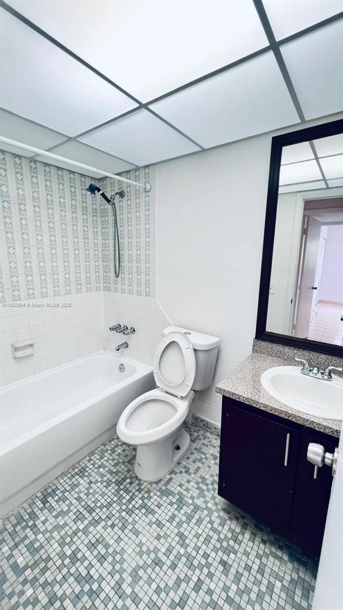 1305 West 53rd Street, Unit 406 Hialeah, FL 33012 - Photo 12 of 14