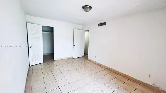 $259,800 | 1305 West 53rd Street, Unit 406, Hialeah, FL 33012