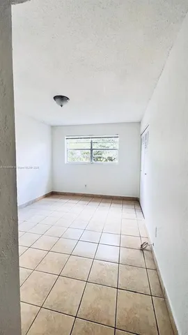 $259,800 | 1305 West 53rd Street, Unit 406, Hialeah, FL 33012