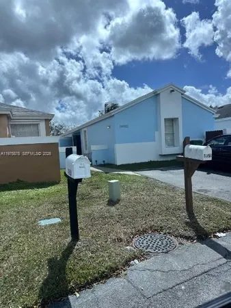 $3,000 | 14952 Southwest 75th Terrace, Miami, FL 33193