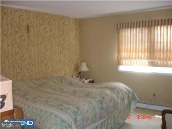 351 Pinecrest Road Springfield, PA 19064 - Photo 8 of 11 Bedroom - Main