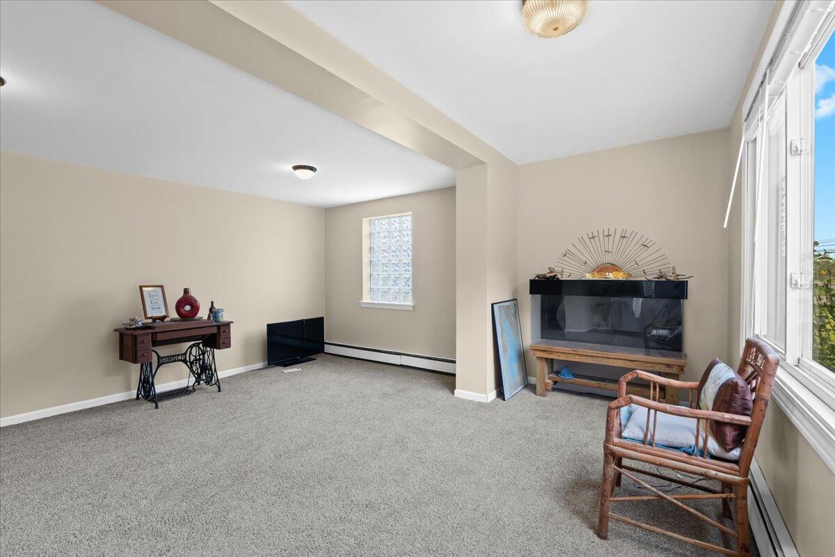 7103 Silver Lake Road Linden, MI 48451 - Photo 3 of 29 living room