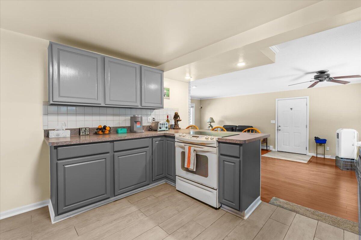7103 Silver Lake Road Linden, MI 48451 - Photo 10 of 29 kitchen