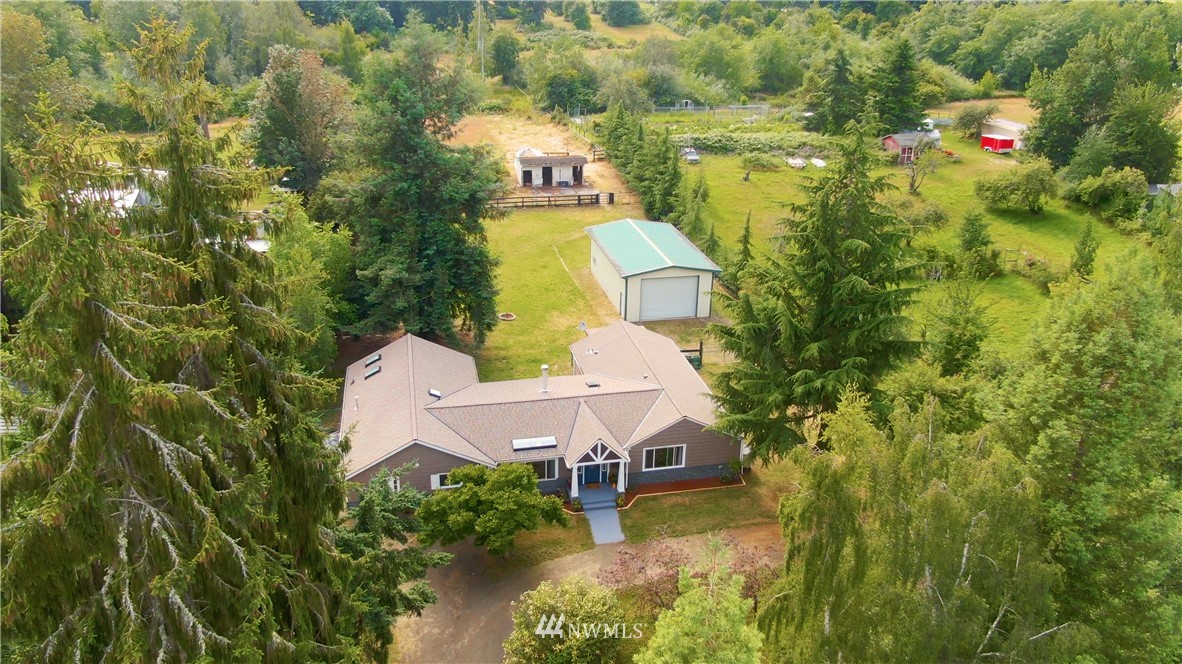 18231 Beall Road Southwest Vashon, WA 98070 - Photo 1 of 39
