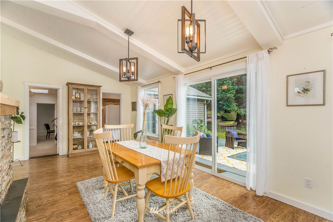 18231 Beall Road Southwest Vashon, WA 98070 - Photo 10 of 39