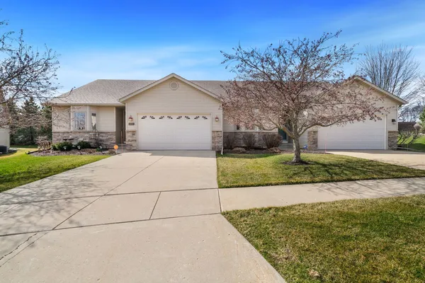 $285,000 | 1453 Boulder Creek Way, Unit 2, Rockford, IL 61108