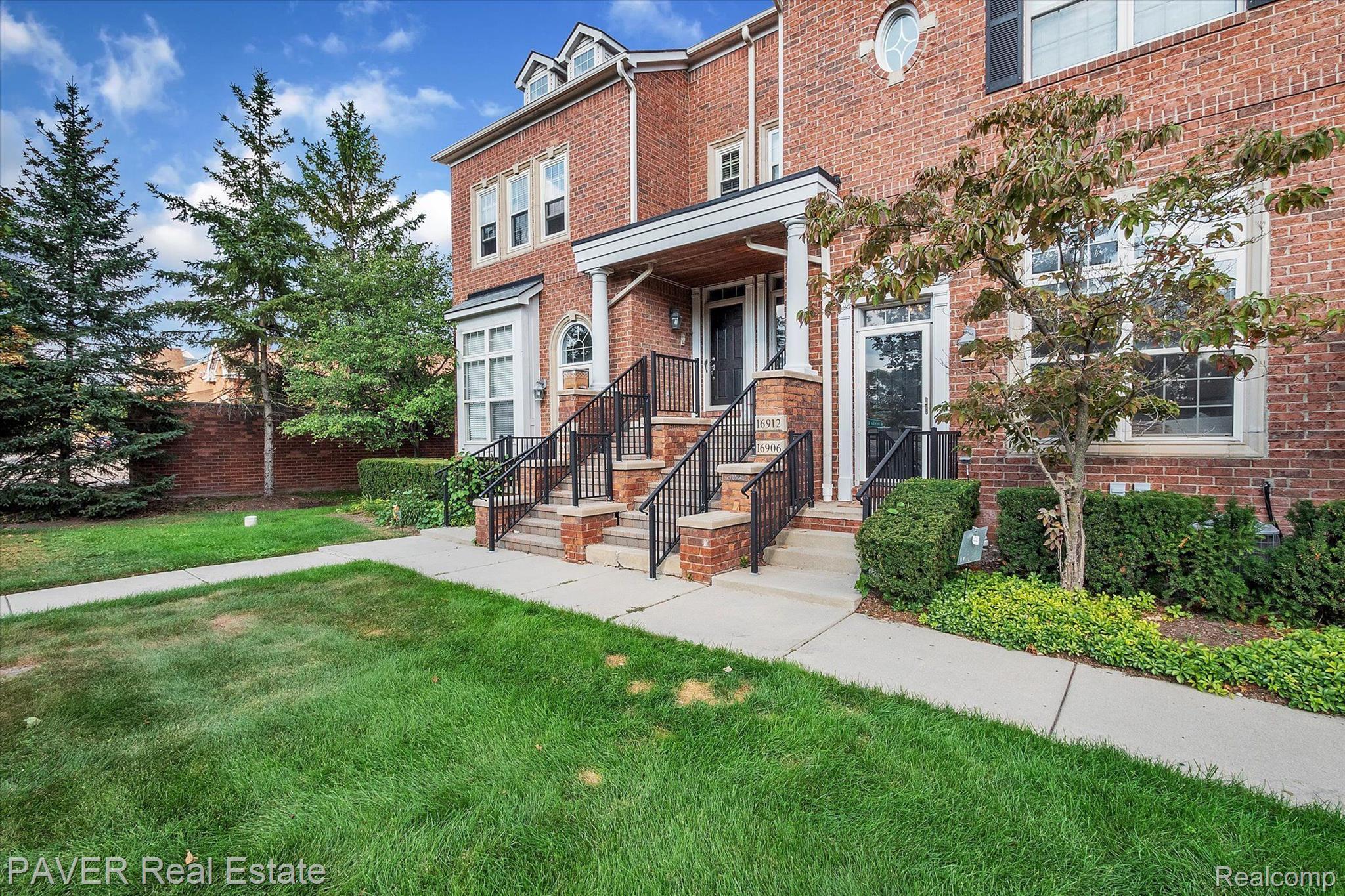 16906 Farmington Road, Unit 86 Livonia, MI 48154 - Photo 4 of 27 Gallery Image 4