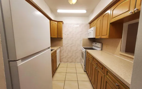 $1,700 | 12003 Poinciana Boulevard, Unit 204, Royal Palm Beach, FL 33411