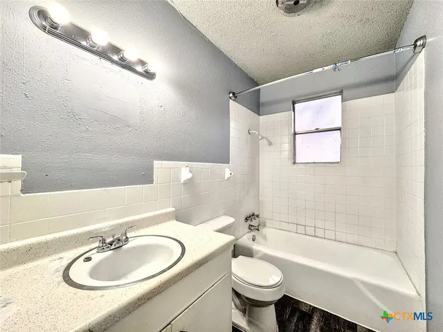 $889 | 712 Martindale Road, San Marcos, TX 78666