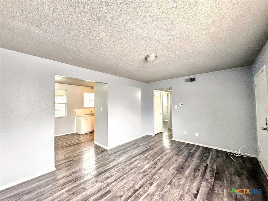 712 Martindale Road San Marcos, TX 78666 - Photo 6 of 17