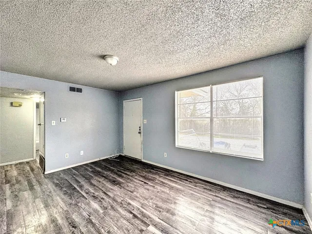 $889 | 712 Martindale Road, San Marcos, TX 78666