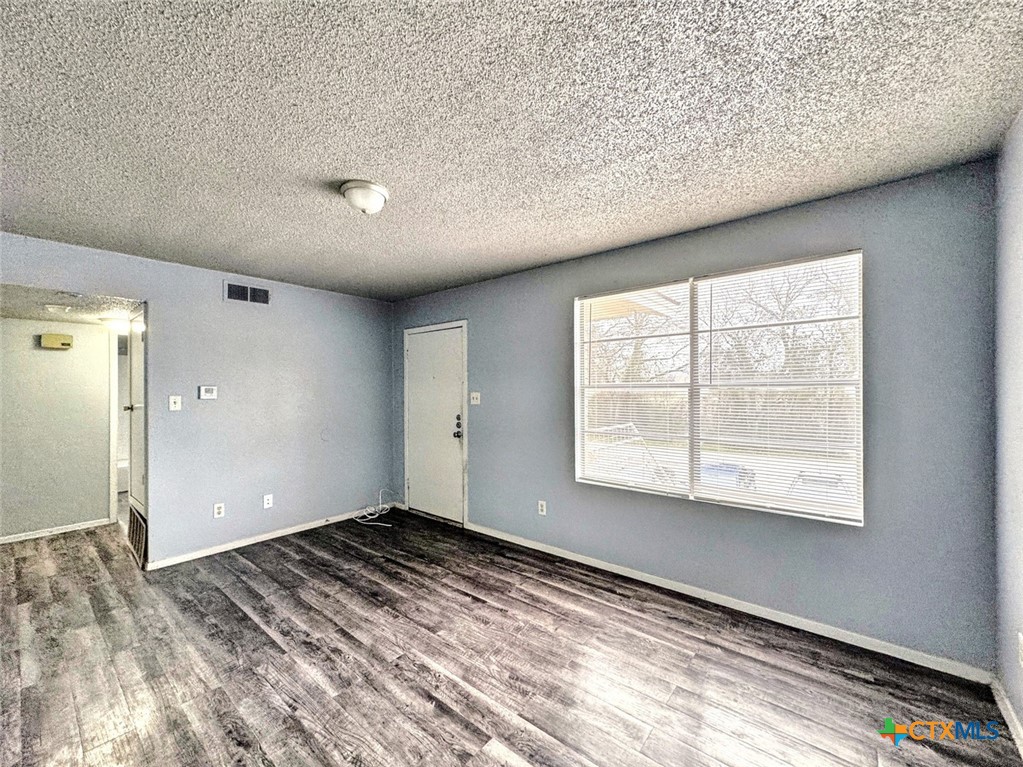 712 Martindale Road San Marcos, TX 78666 - Photo 7 of 17