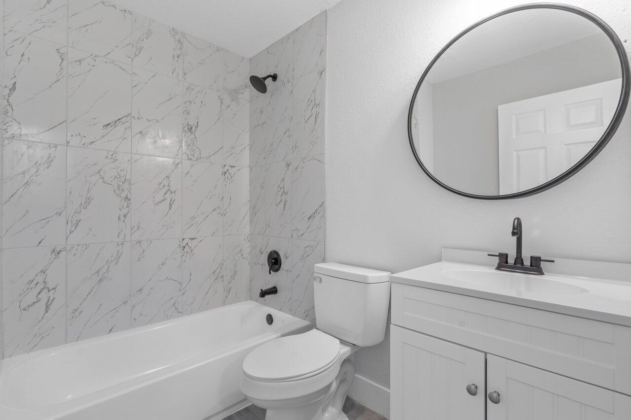 163 Silver Beach Road Riviera Beach, FL 33403 - Photo 15 of 33 013-163SilverBeachRoad-LakePark-FL-33403