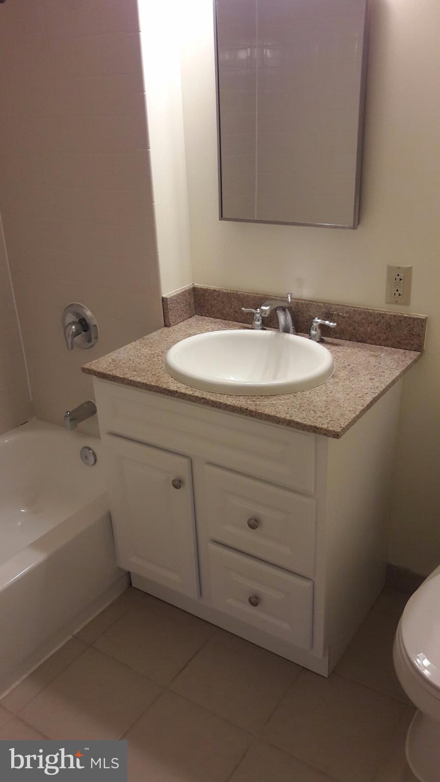 1150 K Street Northwest, Unit 506 Washington, DC 20005 - Photo 5 of 9 Bath