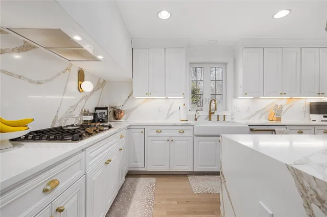 $1,295,000 | 14 Sables Way, Lincoln, RI 02865