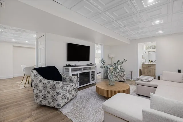 $1,295,000 | 14 Sables Way, Lincoln, RI 02865