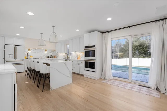 $1,295,000 | 14 Sables Way, Lincoln, RI 02865