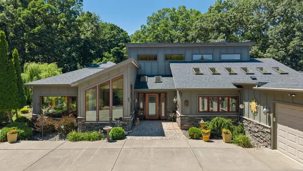 $1,699,000 | N6241 County Road West, Portage, WI 53901