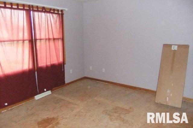 11345 Devils Creek Road Blue Grass, IA 52726 - Photo 4 of 9 Gallery Image 4