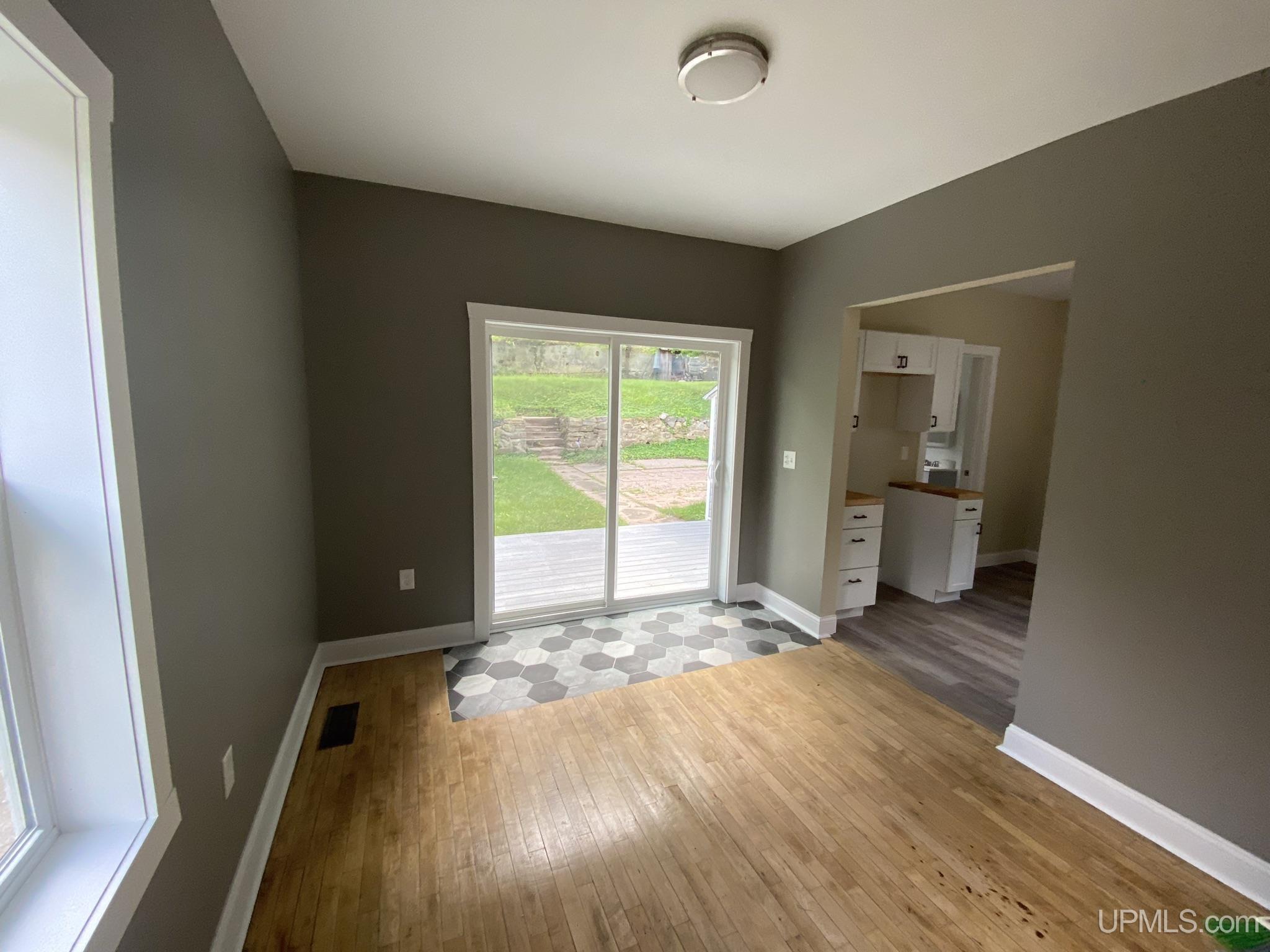 1072 Prospect Street Niagara, WI 54151 - Photo 5 of 8 Gallery Image 5