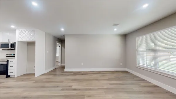 $2,000 | 6606 Granite Street, Houston, TX 77092