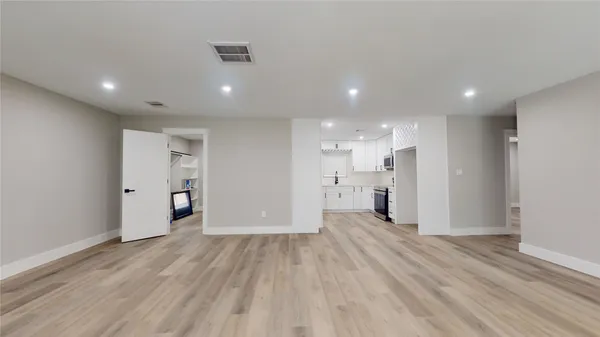 $2,000 | 6606 Granite Street, Houston, TX 77092
