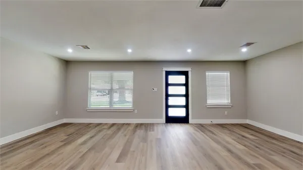 $2,000 | 6606 Granite Street, Houston, TX 77092