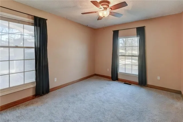 $579,900 | 4522 North Koger Road, Sibley, MO 64088