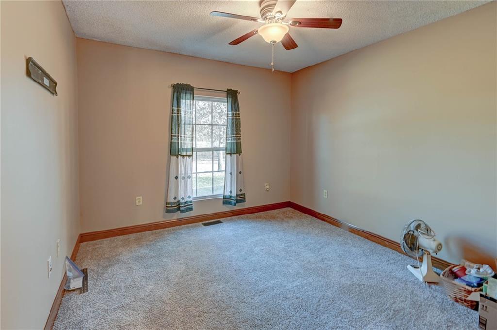 4522 North Koger Road Sibley, MO 64088 - Photo 29 of 46