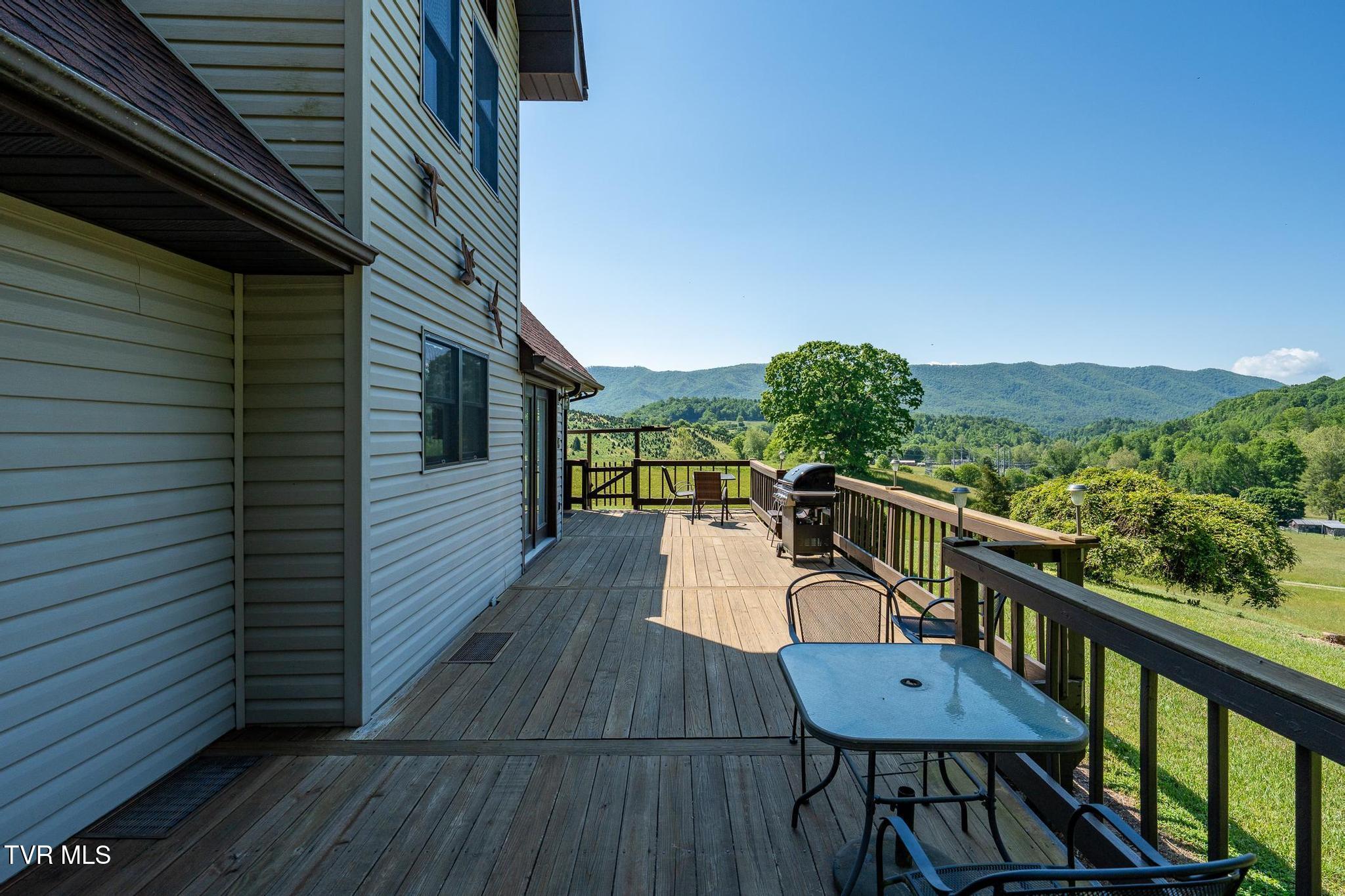 336 Mack Branch Road Mountain City, TN 37683 - Photo 29 of 94 336 Mack Branch Road (55 of 109)