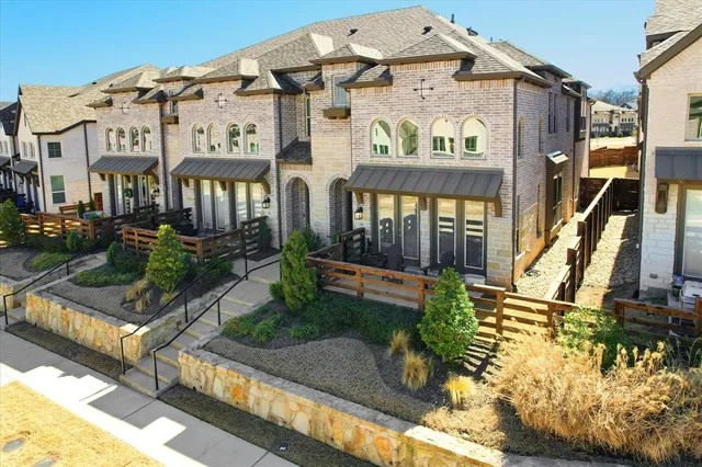 $399,900 | 400 Blue Crk Cove, McKinney, TX 75071