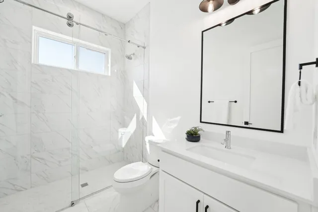 $1,120,000 | 116 Mitchell Creek Drive, Horseshoe Bay, TX 78657