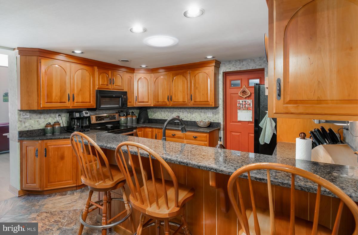 1841 Cedar Top Road Shillington, PA 19607 - Photo 8 of 39