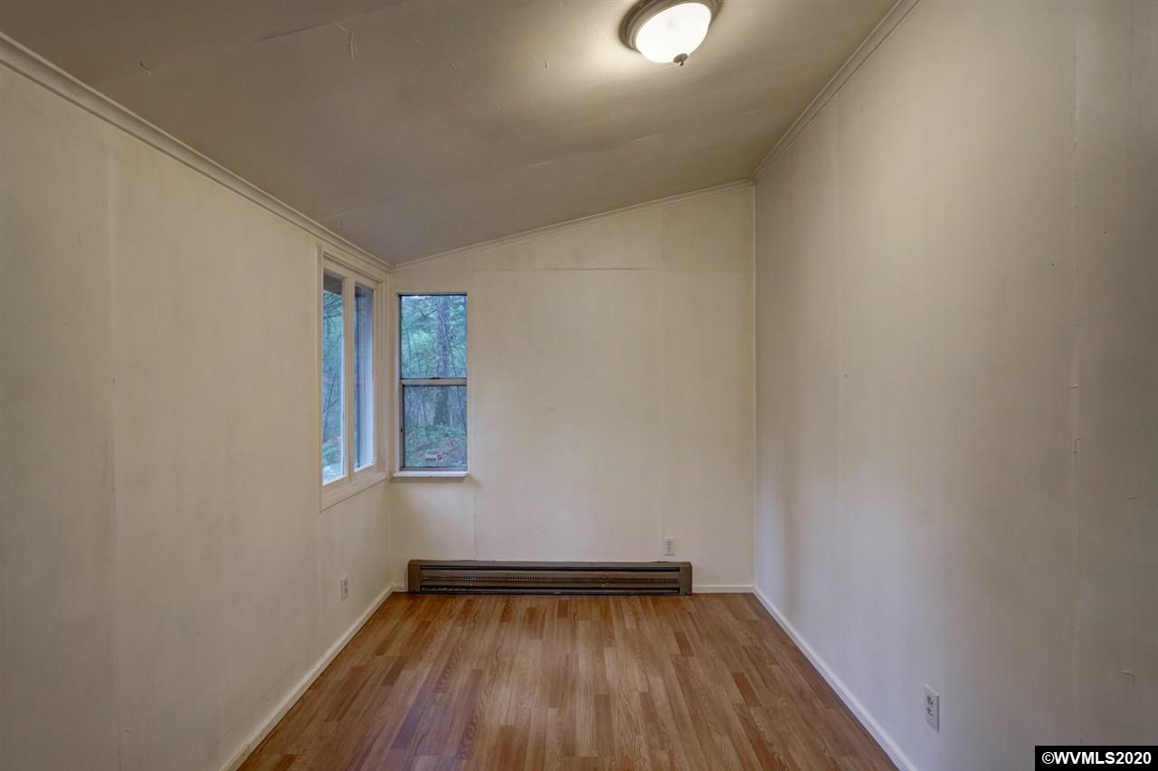 35146 North Fork Road Lyons, OR 97358 - Photo 16 of 33