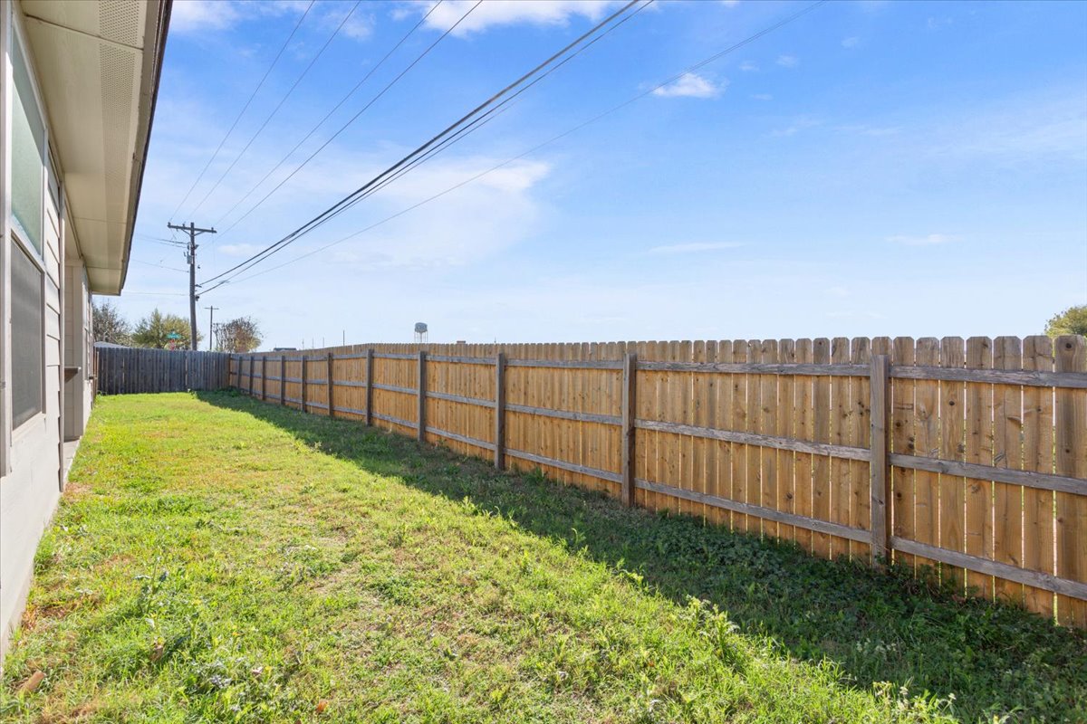 829 Ibis Falls Loop Jarrell, TX 76537 - Photo 25 of 26